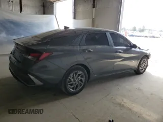 2024 Hyundai Elantra SEL z VIN KMHLM4DG4RU818817, wystawiony jako Copart lot #51142255 z przebiegiem 10 725 mil mil oraz Szkoda całkowita • Salvage title. Historia ofert i sprzedaży dostępna na DreamBid. Obrazek 3.