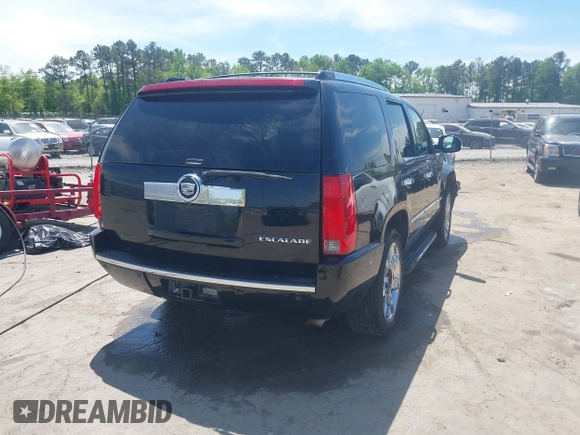 2008 Cadillac Escalade z VIN 1GYEC63818R112129, wystawiony jako IAAI lot #42005558 z przebiegiem 162 875 mil mil oraz . Historia ofert i sprzedaży dostępna na DreamBid. Obrazek 4.