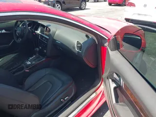 2016 Audi A5 Premium z VIN WAUD2AFR6GA011402, wystawiony jako IAAI lot #42229968 z przebiegiem 63 365 mil mil oraz . Historia ofert i sprzedaży dostępna na DreamBid. Obrazek 5.