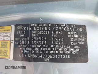 2011 Kia Sedona LX with VIN KNDMG4C70B6424016, listed as a IAAI auction lot 41964190 with 116,859 mi miles. Bid and sale history available at carsss.com. Image 9.