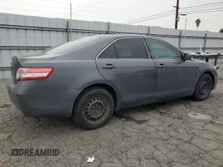 2010 Toyota Camry z VIN 4T1BF3EK4AU075728, wystawiony jako Copart lot #53167255 z przebiegiem 177 346 mil mil oraz Szkoda całkowita • Salvage title. Historia ofert i sprzedaży dostępna na DreamBid. Obrazek 3.