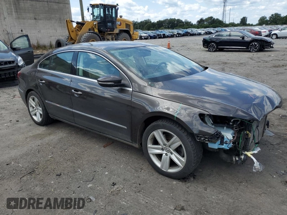 2014 Volkswagen CC R-Line with VIN WVWBP7AN3EE536135, listed as a Copart auction lot 68333454 with 137,862 mi miles and Salvage Title. Bid and sale history available at carsss.com. Image 4.