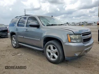 2008 Chevrolet Tahoe 3LT z VIN 1GNFC13008R275028, wystawiony jako Copart lot #62083755 z przebiegiem 196 299 mil mil oraz Czysty tytuł • Clean title. Historia ofert i sprzedaży dostępna na DreamBid. Obrazek 4.
