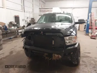 2018 Ram 2500 Big Horn with VIN 3C6UR5DLXJG233378, listed as a IAAI auction lot 41007365 with 96,371 mi miles. Bid and sale history available at carsss.com. Image 12.