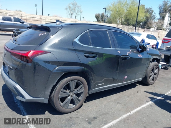 2021 Lexus UX 250h z VIN JTHP9JBH2M2048461, wystawiony jako IAAI lot #42017871 z przebiegiem 56 537 mil mil oraz . Historia ofert i sprzedaży dostępna na DreamBid. Obrazek 14.