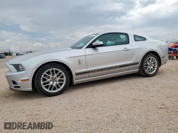 2014 Ford Mustang V6 with VIN 1ZVBP8AM6E5262861, listed as a Copart auction lot 62056095 with 196,946 mi miles and Salvage title. Bid and sale history available at DreamBid. Image 1.