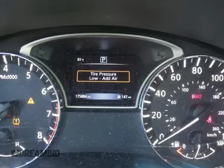 2016 Nissan Pathfinder SV with VIN 5N1AR2MN0GC640306, listed as a IAAI auction lot 41695227 with 175,884 mi miles. Bid and sale history available at carsss.com. Image 7.