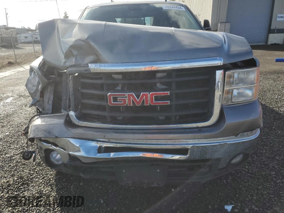 2008 GMC Sierra 2500HD SLT z VIN 1GTHK29618E181379, wystawiony jako Copart lot #78244454 z przebiegiem 161 846 mil mil oraz Szkoda całkowita • Salvage title. Historia ofert i sprzedaży dostępna na DreamBid. Obrazek 13.