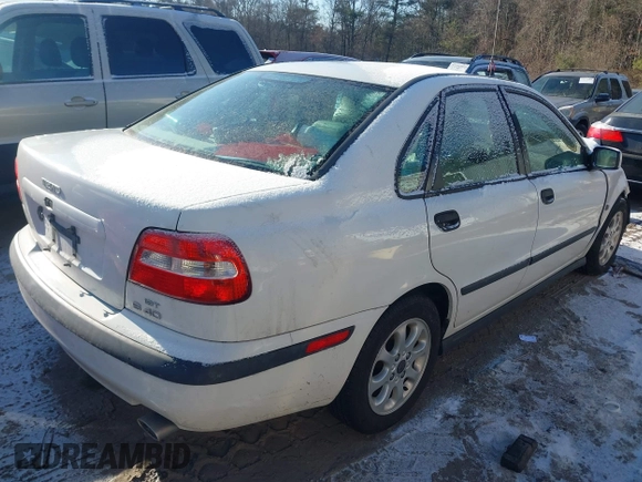 2002 Volvo S40 with VIN YV1VS29522F846635, listed as a IAAI auction lot 41345318 with 86,622 mi miles. Bid and sale history available at carsss.com. Image 4.