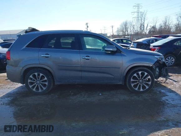 2015 Kia Sorento SX with VIN 5XYKWDA77FG647122, listed as a IAAI auction lot 41416613 with 157,677 mi miles. Bid and sale history available at carsss.com. Image 14.
