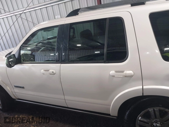2008 Ford Explorer Limited z VIN 1FMEU75E78UA51034, wystawiony jako IAAI lot #41934208 z przebiegiem 115 205 mil mil oraz . Historia ofert i sprzedaży dostępna na DreamBid. Obrazek 15.
