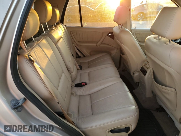 2004 Mercedes-Benz M-Class with VIN 4JGAB75E34A489128, listed as a Copart auction lot 84498404 with 122,094 mi miles and Salvage Title. Bid and sale history available at carsss.com. Image 11.