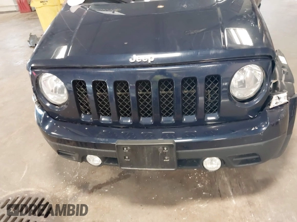 2014 Jeep Patriot Latitude z VIN 1C4NJRFB2ED693945, wystawiony jako IAAI lot #42117446 z przebiegiem 151 614 mil mil oraz . Historia ofert i sprzedaży dostępna na DreamBid. Obrazek 12.
