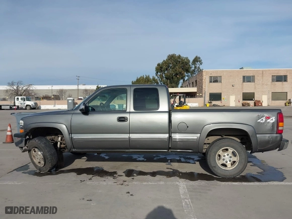 2000 Chevrolet Silverado 1500 LT with VIN 1GCEK19T9YE254579, listed as a IAAI auction lot 41620450 with 292,768 mi miles. Bid and sale history available at carsss.com. Image 13.