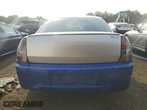 2006 Chrysler 300 with VIN 2C3LA43R86H263258, listed as a Copart auction lot 71662924 with 188,217 mi miles and Salvage Title. Bid and sale history available at carsss.com. Image 6.