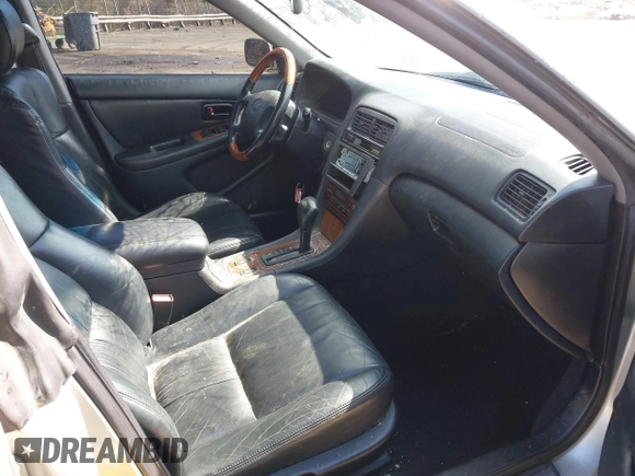 2001 Lexus ES 300 with VIN JT8BF28GX15106964, listed as a IAAI auction lot 41839927 with 148,174 mi miles. Bid and sale history available at carsss.com. Image 5.