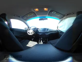 2017 Hyundai Tucson SE z VIN KM8J33A48HU396127, wystawiony jako IAAI lot #41785992 z przebiegiem 86 667 mil mil oraz . Historia ofert i sprzedaży dostępna na DreamBid. Obrazek 18.