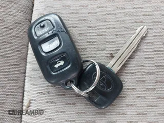 2002 Toyota Camry LE z VIN 4T1BE32K52U081479, wystawiony jako IAAI lot #41344104 z przebiegiem 243 950 mil mil oraz . Historia ofert i sprzedaży dostępna na DreamBid. Obrazek 11.