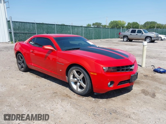 2013 Chevrolet Camaro LT z VIN 2G1FG1E36D9244965, wystawiony jako IAAI lot #40058994 z przebiegiem 75 344 mil mil oraz . Historia ofert i sprzedaży dostępna na DreamBid. Obrazek 1.