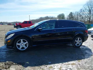 2010 Mercedes-Benz R-Class R 350 with VIN 4JGCB6FE0AA110342, listed as a IAAI auction lot 41440290 with 164,596 mi miles. Bid and sale history available at carsss.com. Image 14.