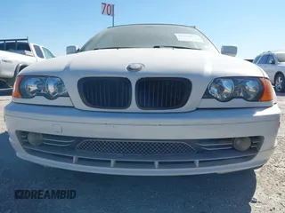 2001 BMW 3 Series 330Ci with VIN WBABS53401JU88051, listed as a IAAI auction lot 41704279 with 196,223 mi miles. Bid and sale history available at carsss.com. Image 16.
