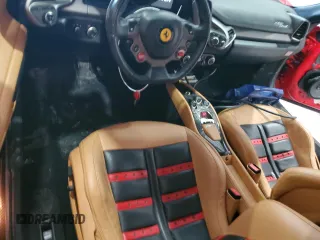 2011 Ferrari 458 Italia z VIN ZFF67NFA2B0180802, wystawiony jako Copart lot #78984894 z przebiegiem 33 420 mil mil oraz Szkody całkowita. Historia ofert i sprzedaży dostępna na DreamBid. Obrazek 8.