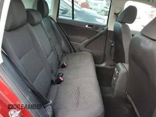 2012 Volkswagen Tiguan SE z VIN WVGAV7AX6CW002584, wystawiony jako Copart lot #56250235 z przebiegiem 153 220 mil mil oraz Szkoda całkowita • Salvage title. Historia ofert i sprzedaży dostępna na DreamBid. Obrazek 11.