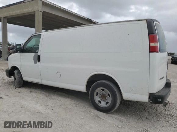 2008 Chevrolet Express Cargo Van with VIN 1GCGG25C581103901, listed as a Copart auction lot 47725165 with 162,358 mi miles and Clean Title. Bid and sale history available at carsss.com. Image 2.