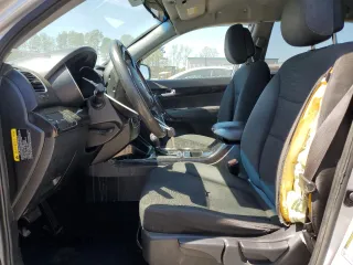 2014 Kia Sorento LX z VIN 5XYKT3A65EG443704, wystawiony jako Copart lot #50705745 z przebiegiem 132 339 mil mil oraz Szkoda całkowita • Salvage title. Historia ofert i sprzedaży dostępna na DreamBid. Obrazek 7.