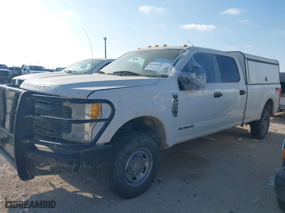 2017 Ford Super Duty F-250 SRW Lariat with VIN 1FT7W2BT8HEF21692, listed as a IAAI auction lot 41095141 with 101,401 mi miles. Bid and sale history available at carsss.com. Image 16.