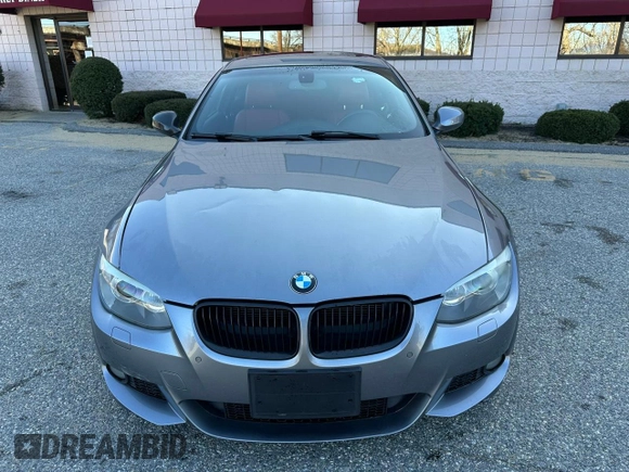 2011 BMW 3 Series 335i xDrive z VIN WBAKF9C54BE620159, wystawiony jako Copart lot #64338285 z przebiegiem 100 528 mil mil oraz Czysty tytuł • Clean title. Historia ofert i sprzedaży dostępna na DreamBid. Obrazek 14.