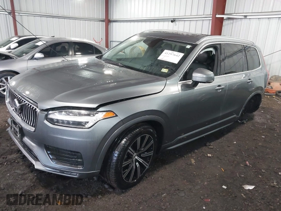 2020 Volvo XC90 Momentum with VIN YV4102PK3L1573865, listed as a IAAI auction lot 41297642 with 153,381 mi miles. Bid and sale history available at carsss.com. Image 18.