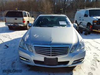 2013 Mercedes-Benz E-Class E 350 Luxury with VIN WDDHF8JB0DA768616, listed as a IAAI auction lot 41327288 with 142,125 mi miles. Bid and sale history available at carsss.com. Image 12.