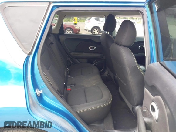 2016 Kia Soul + z VIN KNDJP3A5XG7352628, wystawiony jako IAAI lot #42441945 z przebiegiem 107 522 mil mil oraz . Historia ofert i sprzedaży dostępna na DreamBid. Obrazek 8.