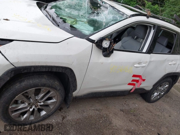 2022 Toyota RAV4 XLE Premium z VIN 2T3A1RFV1NW312419, wystawiony jako IAAI lot #42361686 z przebiegiem 14 291 mil mil oraz . Historia ofert i sprzedaży dostępna na DreamBid. Obrazek 14.