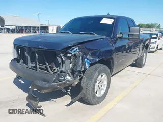 2007 Chevrolet Silverado 1500 Work Truck with VIN 1GCEK19C87E501718, listed as a IAAI auction lot 41971348 with 349,954 mi miles. Bid and sale history available at carsss.com. Image 2.