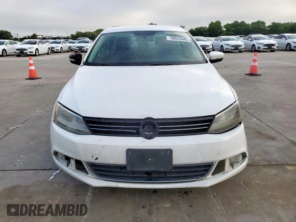 2013 Volkswagen Jetta SE with VIN 3VWDX7AJ5DM445332, listed as a Copart auction lot 58622645 with 241,388 mi miles and Clean title. Bid and sale history available at DreamBid. Image 5.