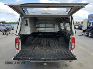 2015 Nissan Frontier SV z VIN 1N6AD0FR9FN754344, wystawiony jako Copart lot #80561574 z przebiegiem 131 225 mil mil oraz Szkoda całkowita • Salvage title. Historia ofert i sprzedaży dostępna na DreamBid. Obrazek 6.