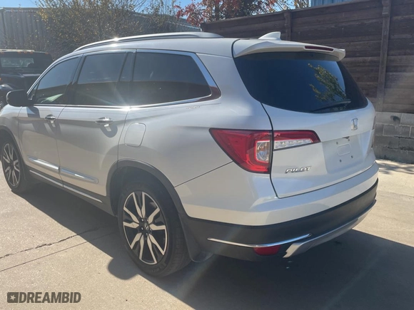 2019 Honda Pilot Touring 8-Passenger with VIN 5FNYF5H94KB037445, listed as a Copart auction lot 84201574 with 177,009 mi miles and Clean Title. Bid and sale history available at carsss.com. Image 3.