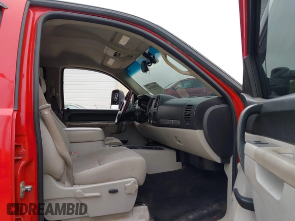 2011 Chevrolet Silverado 1500 LT with VIN 3GCPKSE36BG189128, listed as a IAAI auction lot 41919134 with 224,635 mi miles and . Bid and sale history available at DreamBid. Image 5.