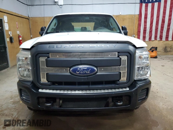 2011 Ford F-250 XL z VIN 1FT7W2B63BEC08342, wystawiony jako Copart lot #53965655 z przebiegiem 207 765 mil mil oraz Czysty tytuł • Clean title. Historia ofert i sprzedaży dostępna na DreamBid. Obrazek 5.