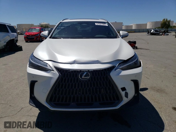 2022 Lexus NX 350h Premium z VIN JTJGKCEZ2N2008532, wystawiony jako Copart lot #57531565 z przebiegiem 55 348 mil mil oraz Szkoda całkowita • Salvage title. Historia ofert i sprzedaży dostępna na DreamBid. Obrazek 5.
