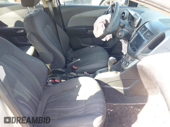 2014 Chevrolet Sonic LT с VIN 1G1JC5SH4E4152805, выставлен на аукционе IAAI как лот 41923555 с пробегом 180 068 миль миль и . История ставок и продаж доступна на DreamBid. Изображение 5.