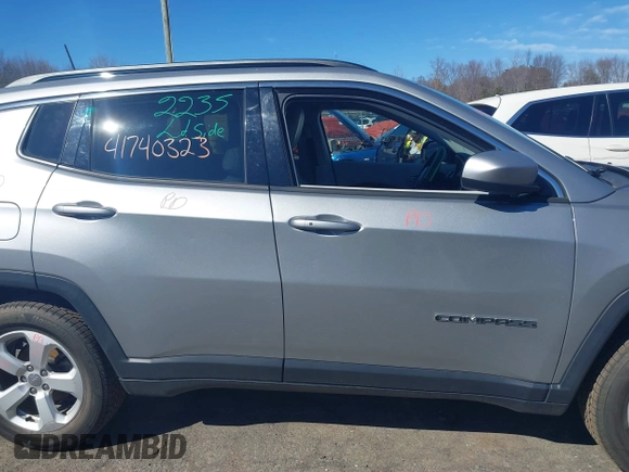 2019 Jeep Compass Altitude z VIN 3C4NJDBB4KT786870, wystawiony jako IAAI lot #41740323 z przebiegiem 165 092 mil mil oraz . Historia ofert i sprzedaży dostępna na DreamBid. Obrazek 14.