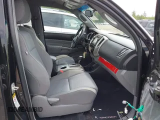 2013 Toyota Tacoma with VIN 3TMLU4EN4DM117239, listed as a IAAI auction lot 42494359 with 239,635 mi miles and . Bid and sale history available at DreamBid. Image 5.