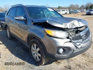 2013 Kia Sorento LX with VIN 5XYKT4A66DG357211, listed as a IAAI auction lot 41500017 with 172,693 mi miles. Bid and sale history available at carsss.com. Image 1.