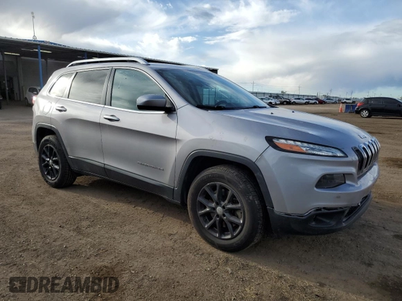 2018 Jeep Cherokee Latitude z VIN 1C4PJMCX2JD532405, wystawiony jako Copart lot #54792835 z przebiegiem 125 225 mil mil oraz Szkoda całkowita • Salvage title. Historia ofert i sprzedaży dostępna na DreamBid. Obrazek 4.