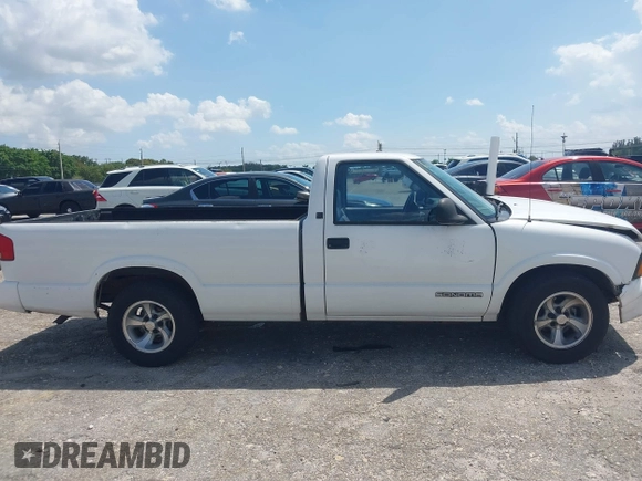 1997 GMC Sonoma z VIN 1GTCS1441VK518317, wystawiony jako IAAI lot #41942735 z przebiegiem 75 862 mil mil oraz . Historia ofert i sprzedaży dostępna na DreamBid. Obrazek 13.