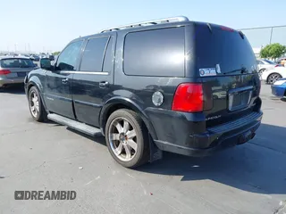 2005 Lincoln Navigator Luxury z VIN 5LMFU27505LJ07799, wystawiony jako IAAI lot #42426206 z przebiegiem 234 366 mil mil oraz . Historia ofert i sprzedaży dostępna na DreamBid. Obrazek 3.