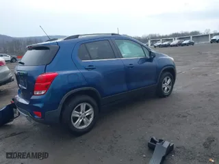 2019 Chevrolet Trax LT with VIN 3GNCJPSB9KL389798, listed as a IAAI auction lot 41650225 with 37,160 mi miles. Bid and sale history available at carsss.com. Image 4.